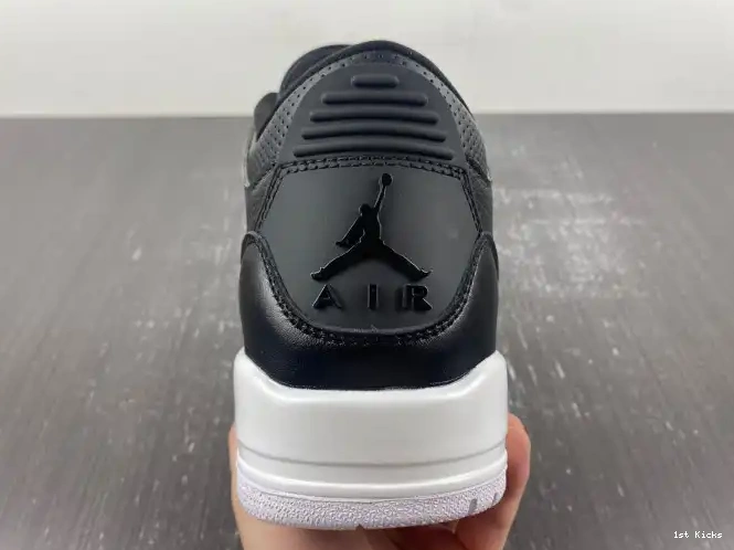 1st Kicks Shoes Retro 136064-020 (2016) 3 Monday Cyber Jordan 0615